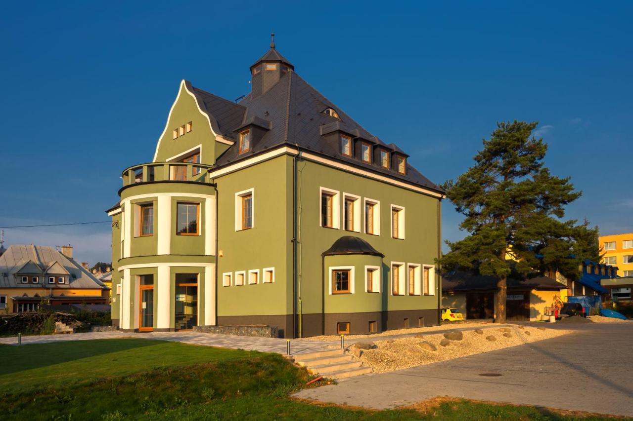 Vila Pod Lipami Apartment Bruntal Luaran gambar